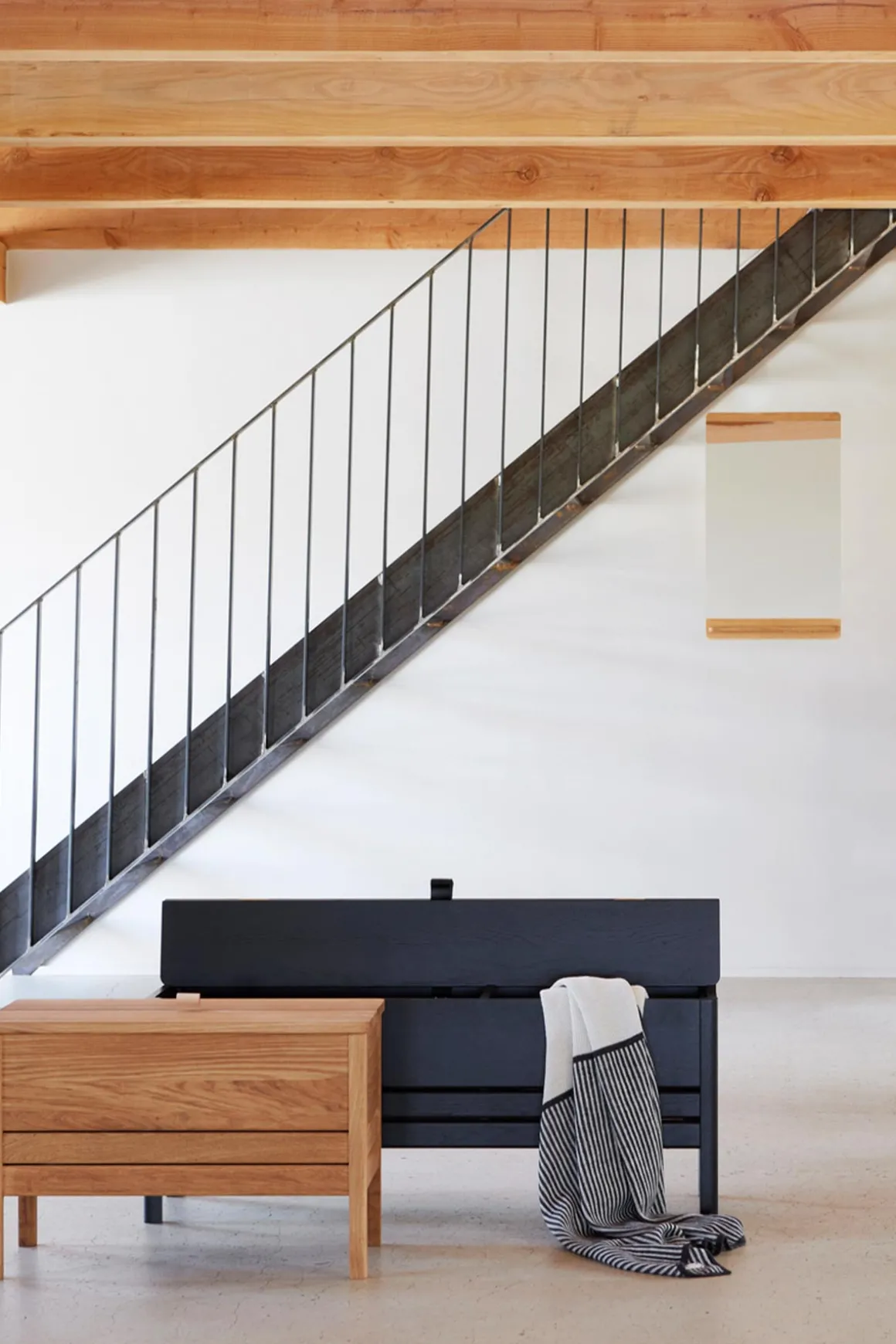 Benk - A Line Storage Bench 111 Sort Eik