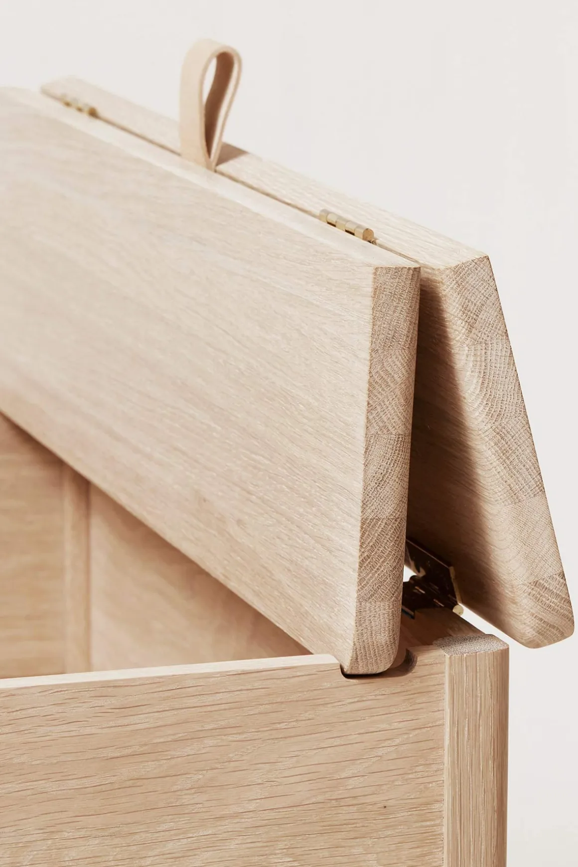 Benk - A Line Storage Bench 68 Hvitoljet Eik