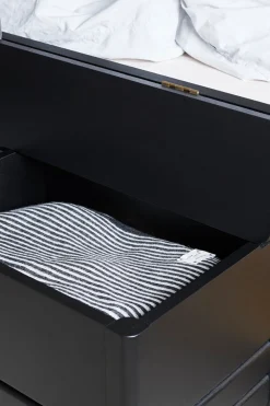 Benk - A Line Storage Bench 111 Sort Eik