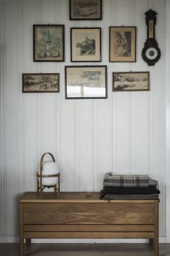 Benk - A Line Storage Bench 111 Eik