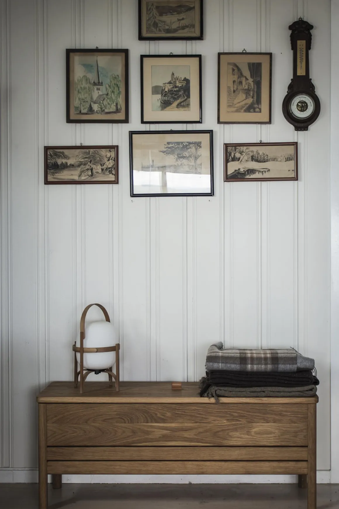 Benk - A Line Storage Bench 111 Eik