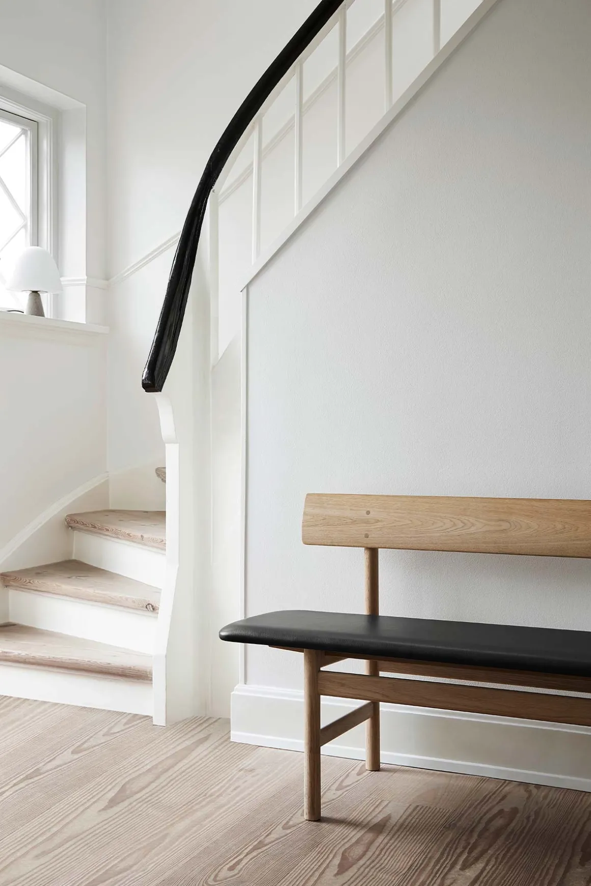 Benk - BM Bench 3171 Såpet Eik / 98 Sort Lær