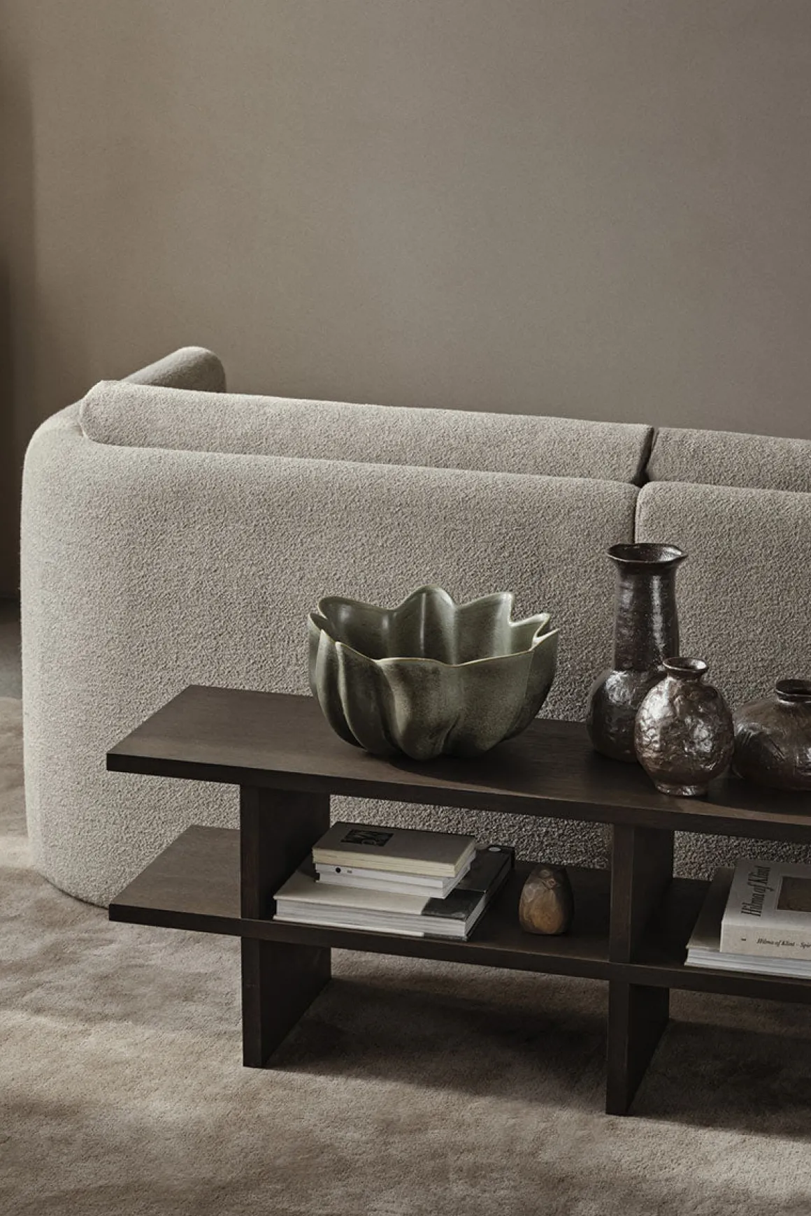 Benk - Kona 138xD34xH42cm Mørkbeiset Eik