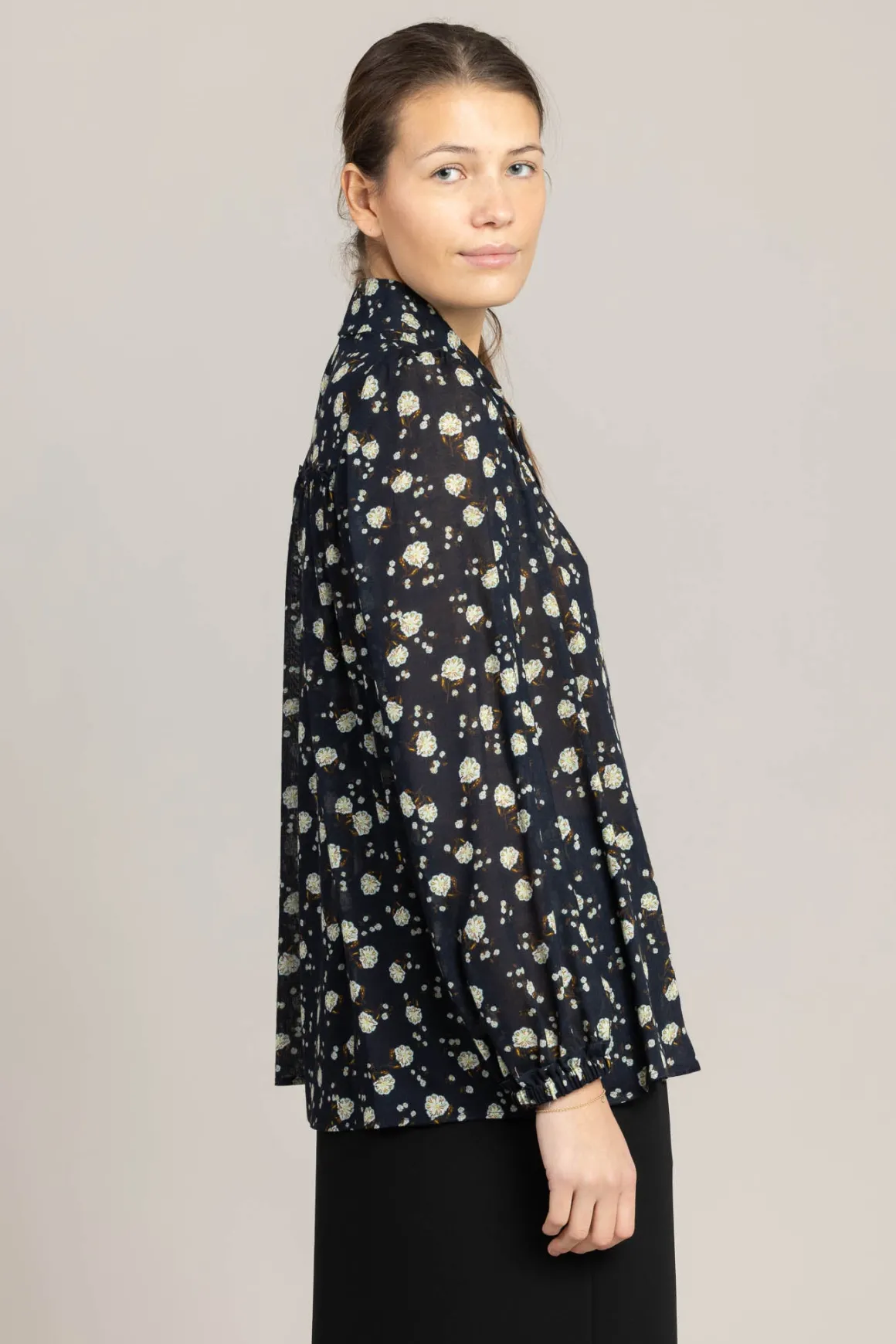 Bluse - Floral Volumes Blue/White Flower Garden