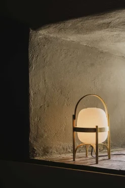 Bordlampe - Cestita Cherry Wood Opalhvitt Glass