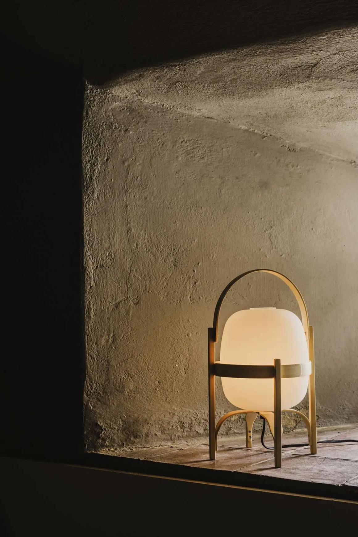 Bordlampe - Cestita Cherry Wood Opalhvitt Glass