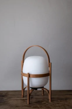 Bordlampe - Cestita Cherry Wood Opalhvitt Glass