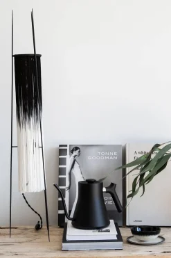 Bordlampe - Kiki Sort/Hvit L17 W17 H85