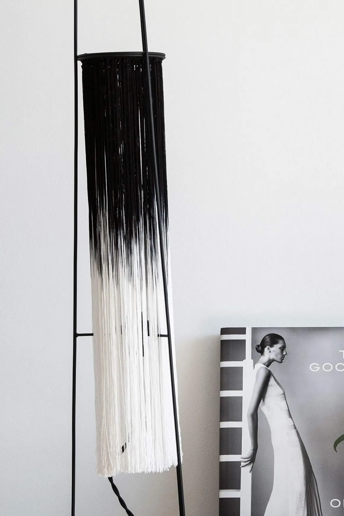 Bordlampe - Kiki Sort/Hvit L17 W17 H85