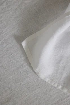 Duk - Sunshine White