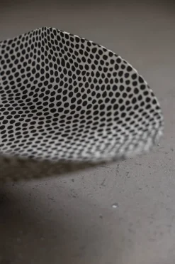 Fat - Håndlaget Large Prikkete