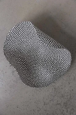 Fat - Håndlaget Large Prikkete