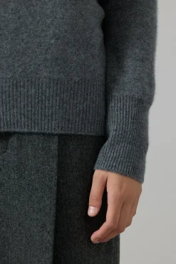 Genser - Funnel Graphite