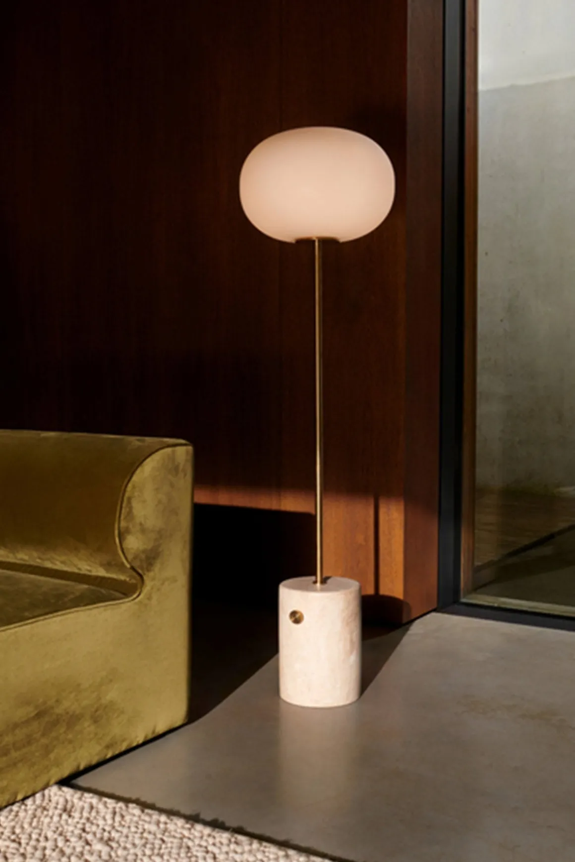 Gulvlampe - JWDA Travertine/Brushed Brass