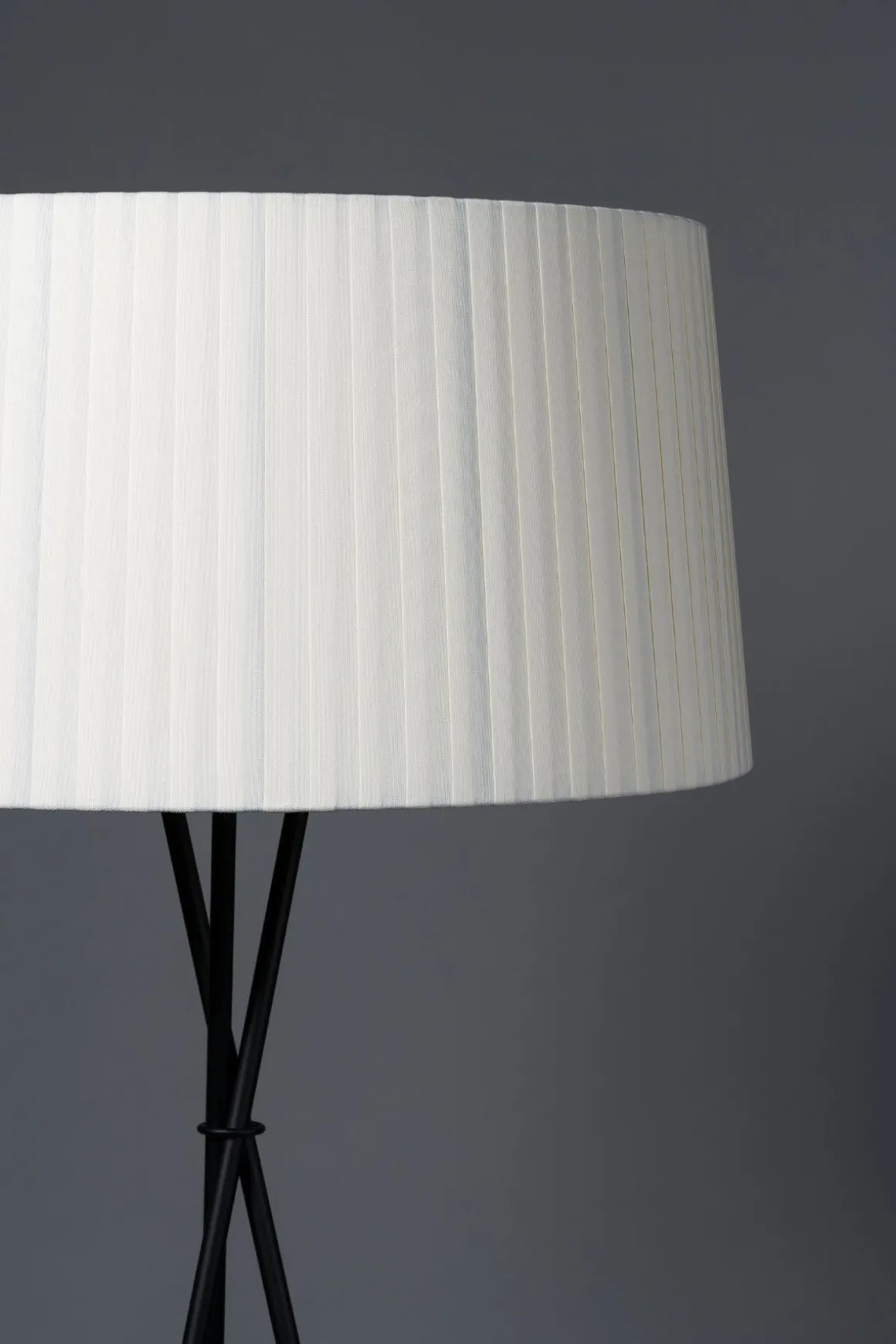 Gulvlampe - Tripode Diplomática Stripe