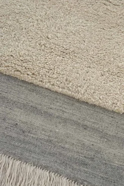 Gulvteppe - Humble Act Stone