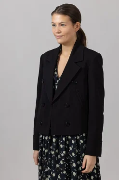 Jakke - Emotional Essence I Pure Black Short