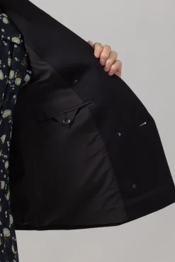 Jakke - Emotional Essence I Pure Black Short