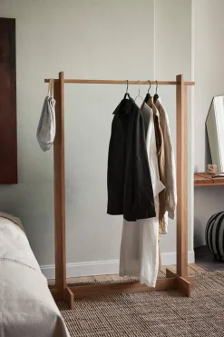 Klesstativ - Bridge Clothes Rack Oiled Oak