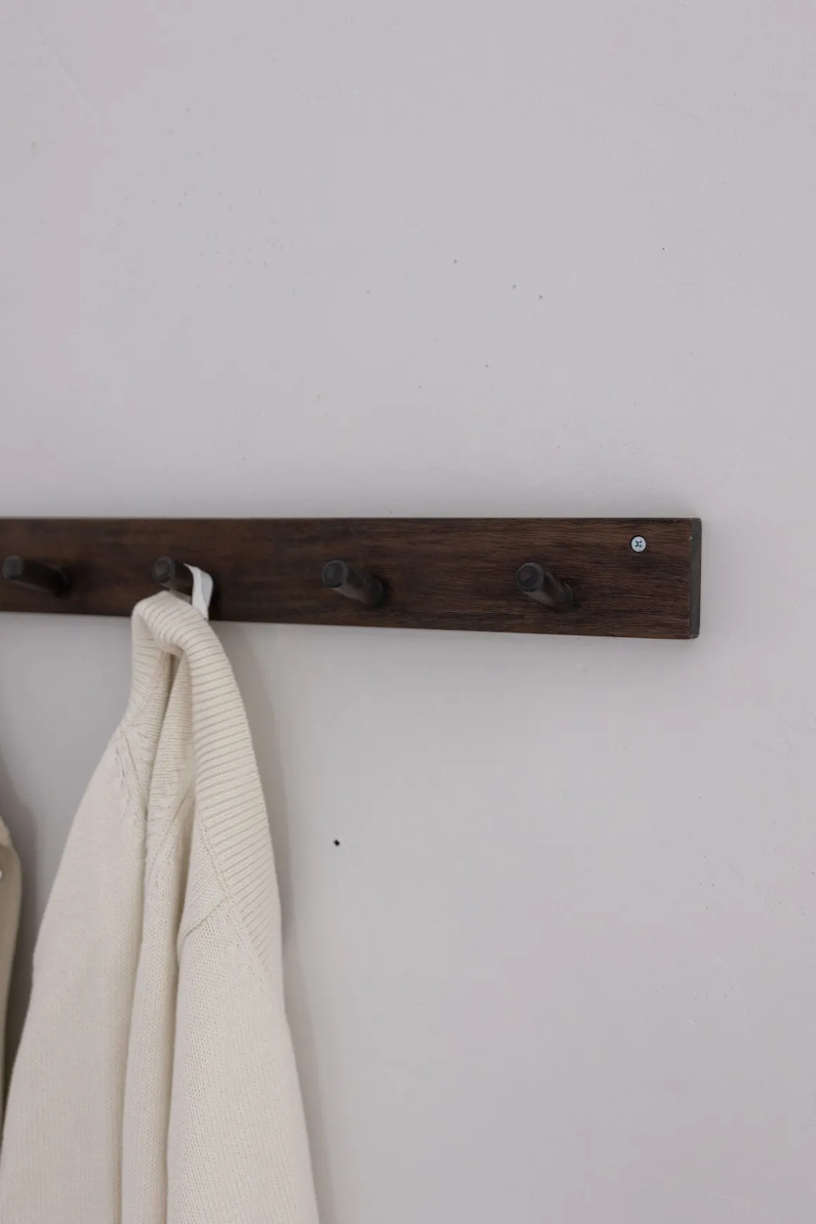 Knaggrekke - 6 knagger 80cm Brun/Sort