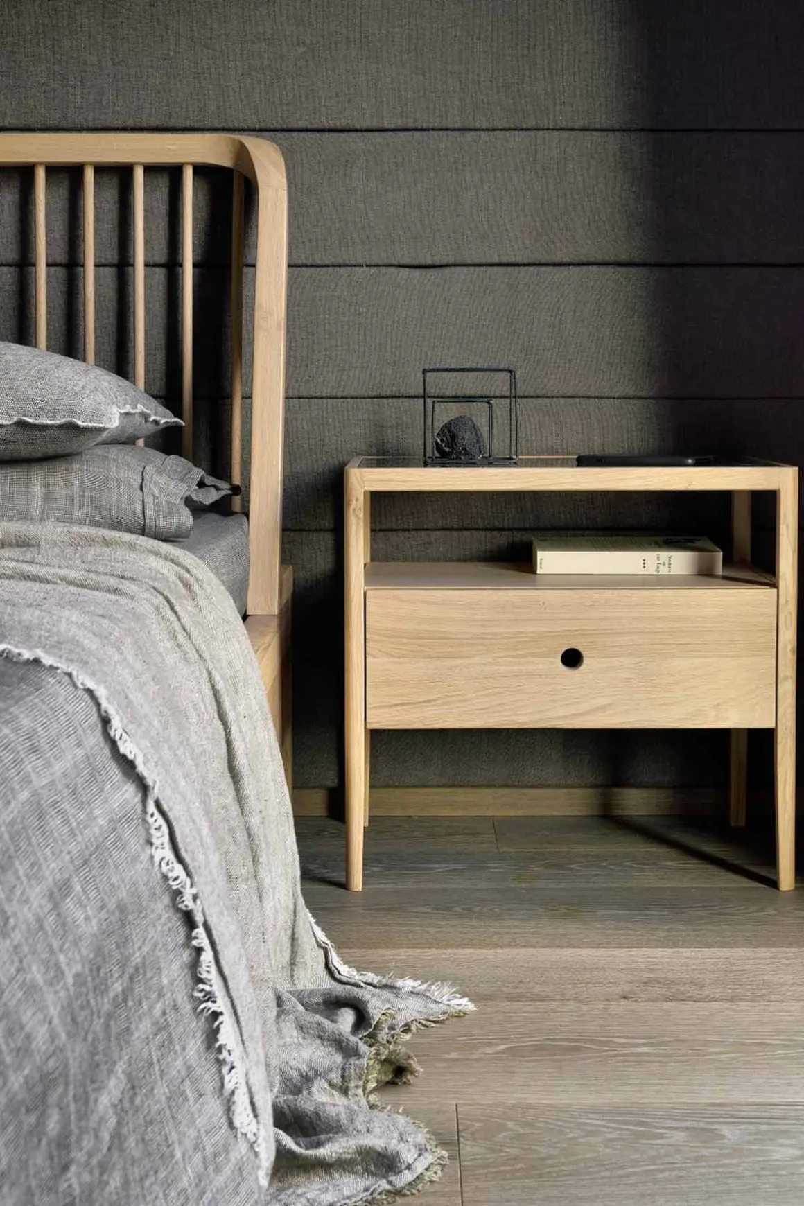 Nattbord - Spindle Bedside Table Oak