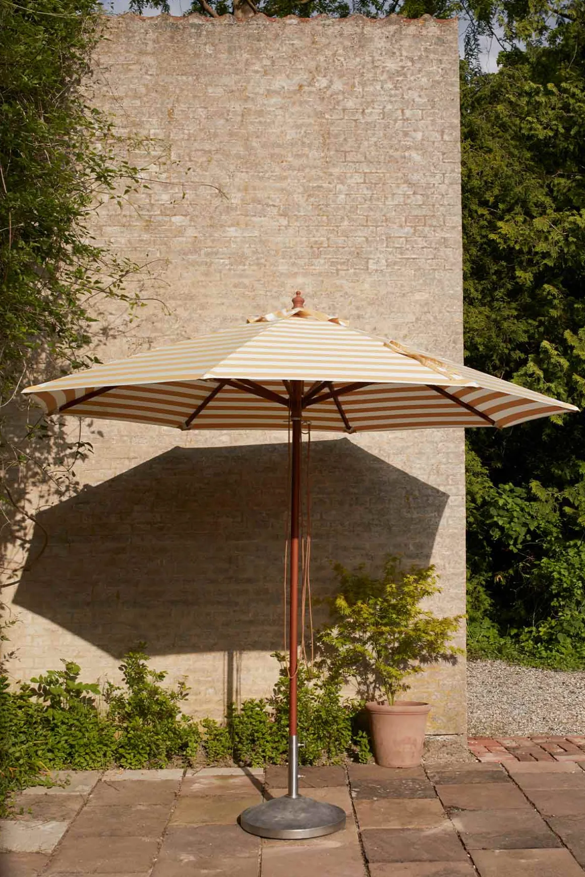 Parasoll - Messina rund Dia270cm Golden Yellow Stripes