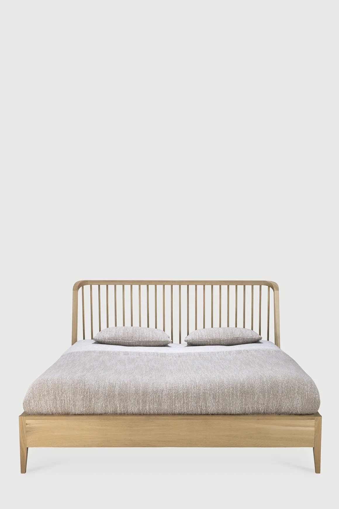 Seng - Spindle Bed 160x200cm Oak