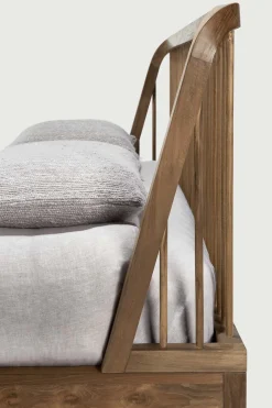 Seng - Spindle Bed 160x200cm Reclaimed Teak