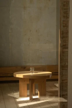 Sidebord - Farmhouse Pond