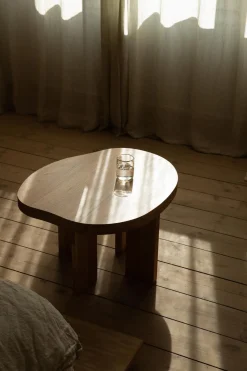 Sidebord - Farmhouse Pond