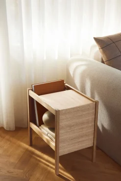 Sidebord - Journal Side Table Oljet Eik
