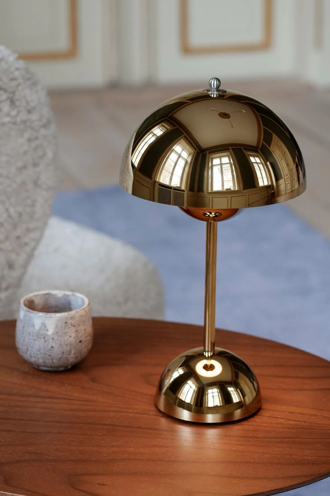 Sidebord - Lato LN9 Lacquered Walnut w/Emparador Marble