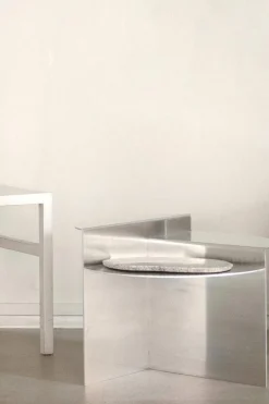 Sidebord - Rivet Side Table