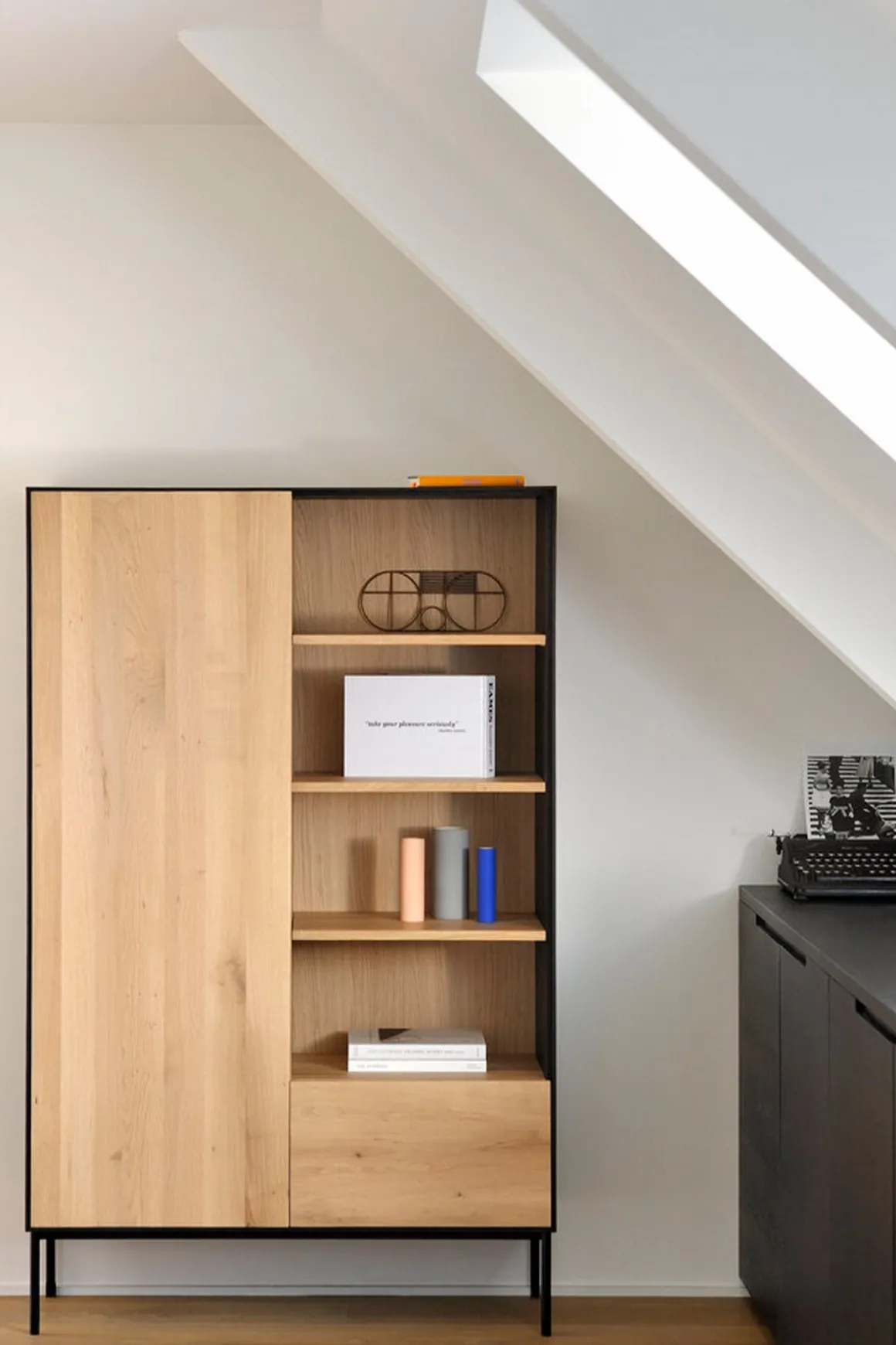 Skap - Blackbird 110x45xH178cm Eik