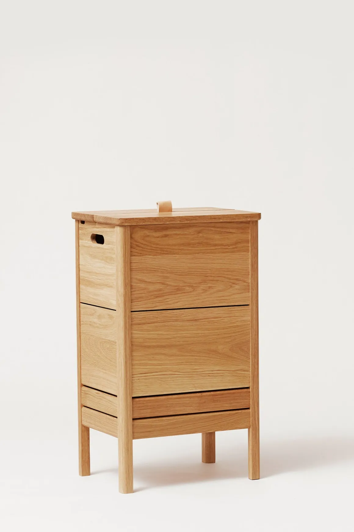 Skittentøyskurv - A Line Laundry Oljet Eik