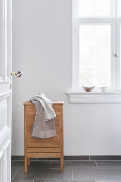 Skittentøyskurv - A Line Laundry Oljet Eik