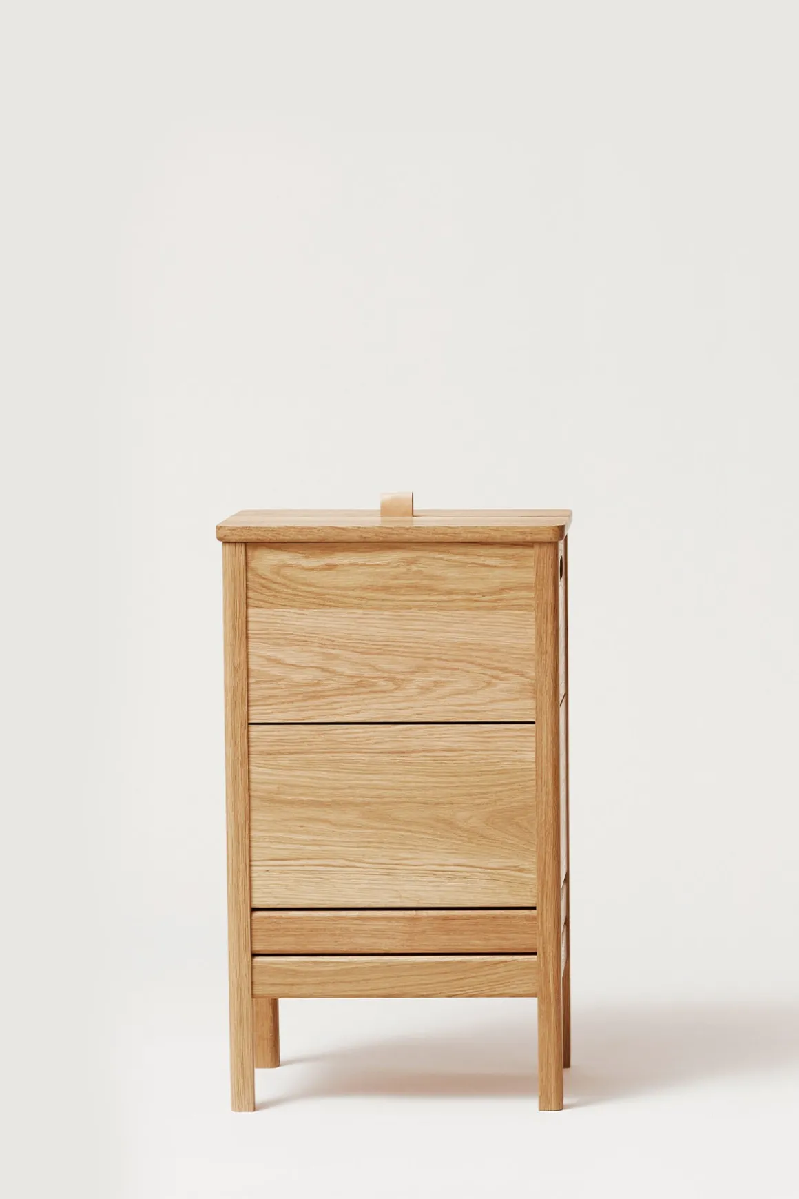 Skittentøyskurv - A Line Laundry Oljet Eik