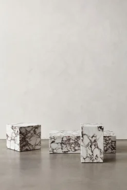 Sofabord - Plinth Grand 76x137xH27,5cm Calacatta Viola