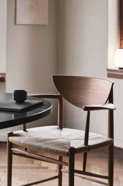 Spisestol - Drawn HM4 m/Armlener Valnøtt/Natur papirgarn