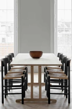 Spisestuestol - J39 Folkestolen Sortlakkert Bøk / Naturfarget Papirgarn