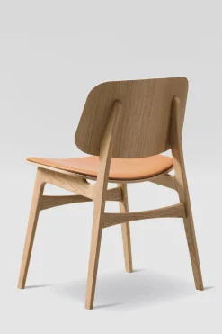 Spisestuestol - Søborg 3051 Lakkert Eik / 95 Cognac Lær