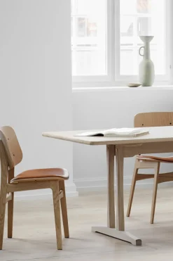 Spisestuestol - Søborg 3051 Lakkert Eik /75 Cognac Lær