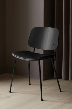 Spisestuestol - Søborg 3061 Sortlakkert/Krom Eik / 98 Sort Lær