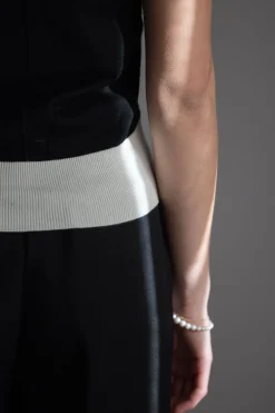 Topp - Classic Merino Tank Black Cream