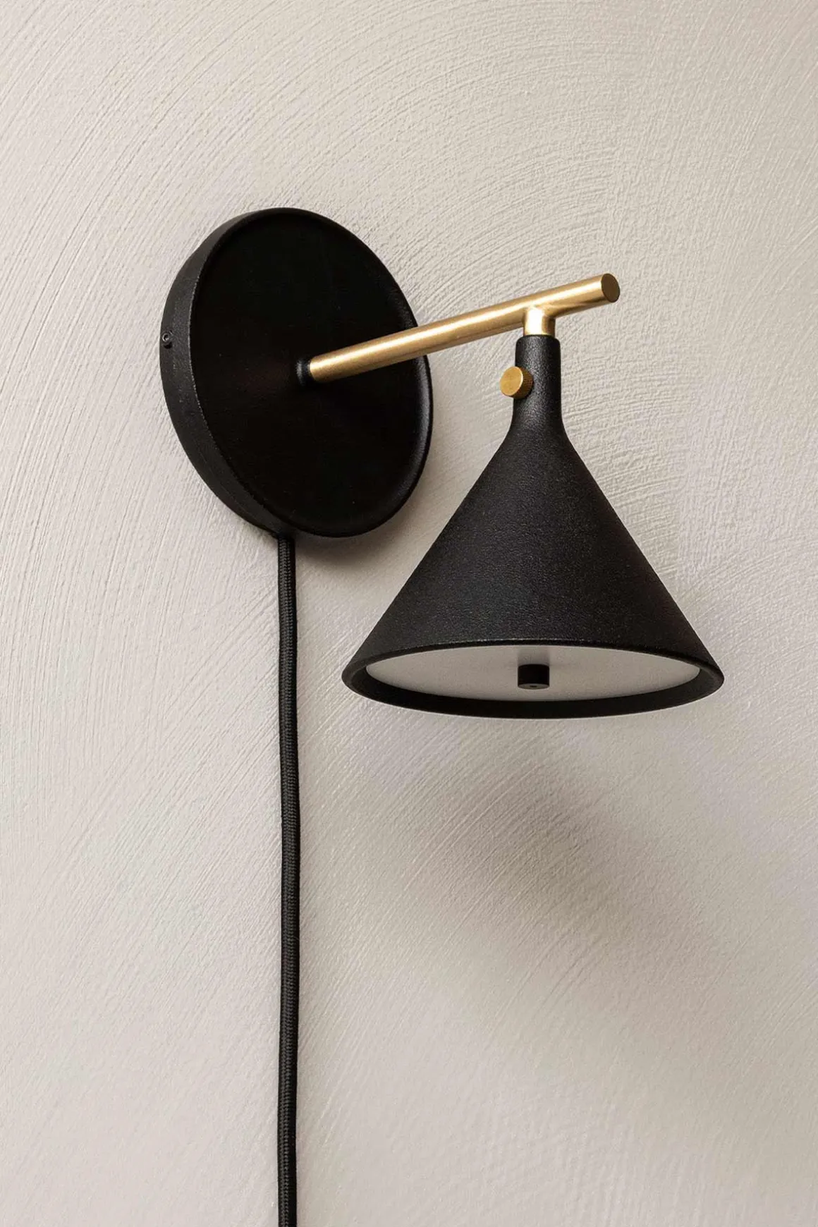 Vegglampe - Cast Sconce