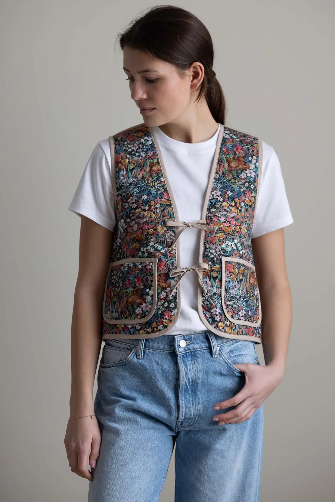 Vest - Daisy Faria Flowers/Empress Blue