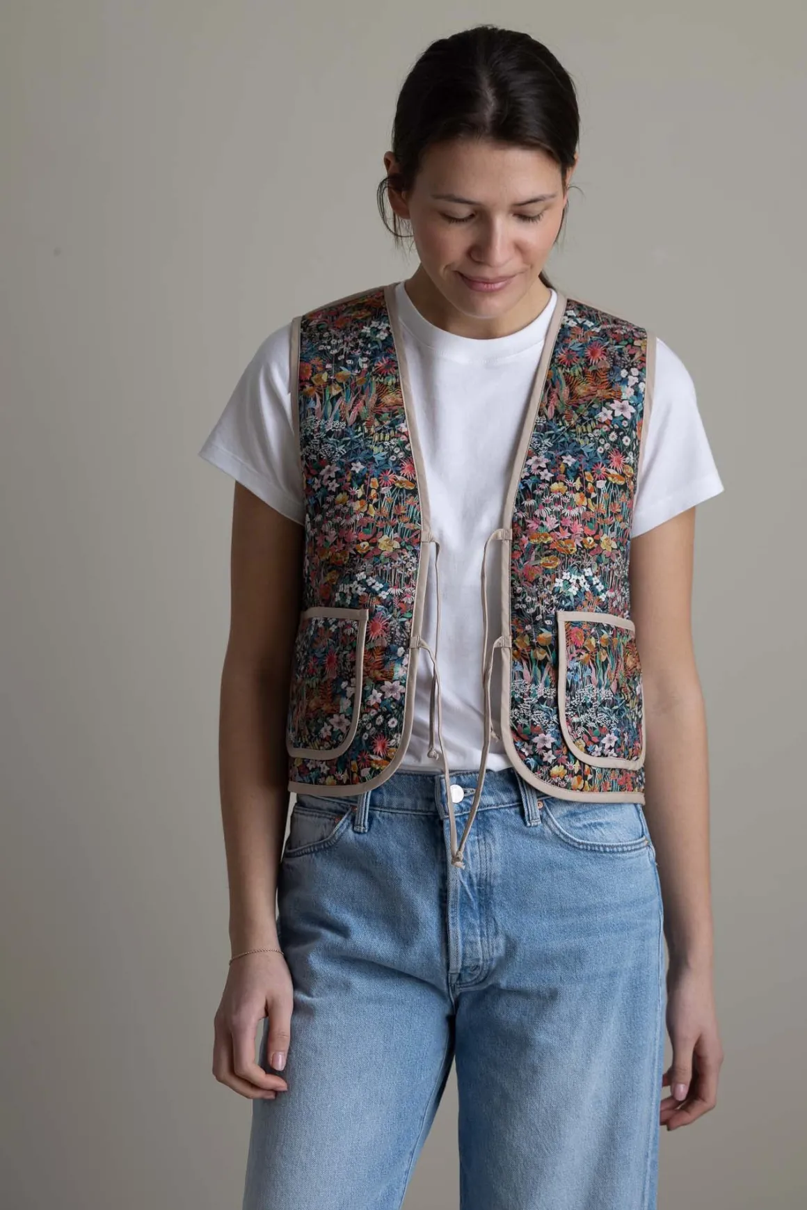 Vest - Daisy Faria Flowers/Empress Blue
